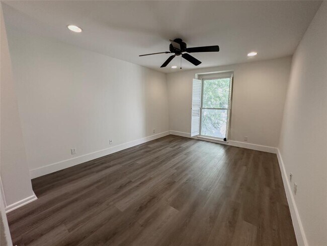 Building Photo - 2704 San Pedro St