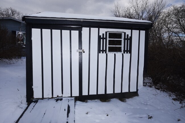 Building Photo - 6 Canterbury Ln