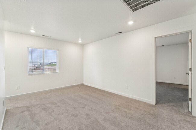 Building Photo - 8284 W Grey Alder Dr