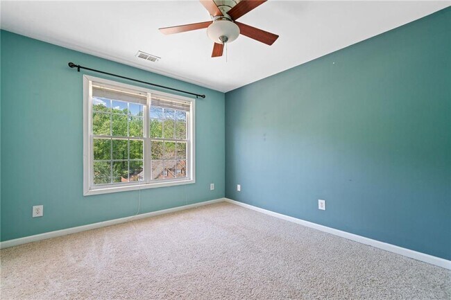 Building Photo - 3338 Hackmatack Dr NW