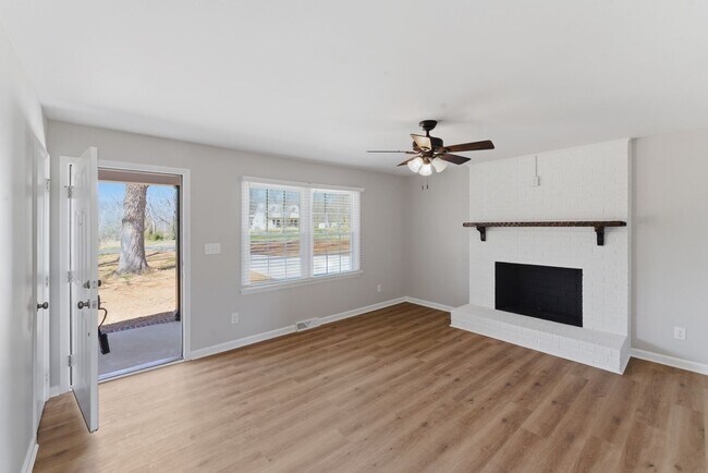 Building Photo - COMING SOON! Space, Comfort & Convenience – 3BR Home Near I-85 & Crowders Mountain