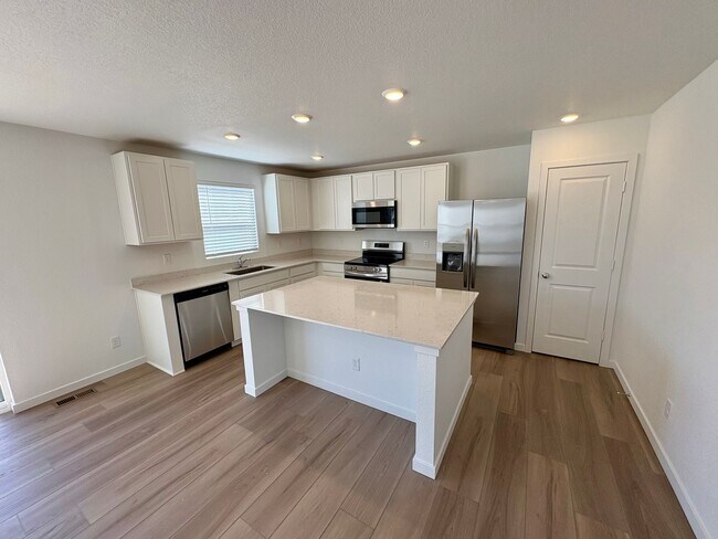 Building Photo - 4 Bed with Office, Brand New Home