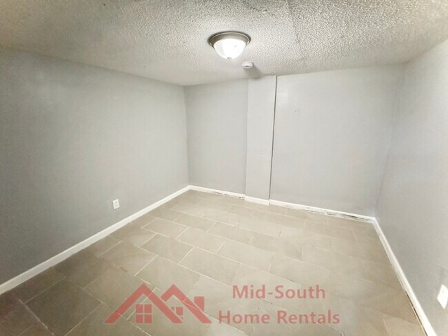 Building Photo - 2876 Cela Rd