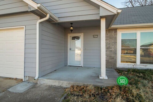 Building Photo - 2823 S 138th E Ave
