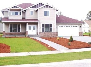 Building Photo - Beautiful 3 Bedroom in Private Community!