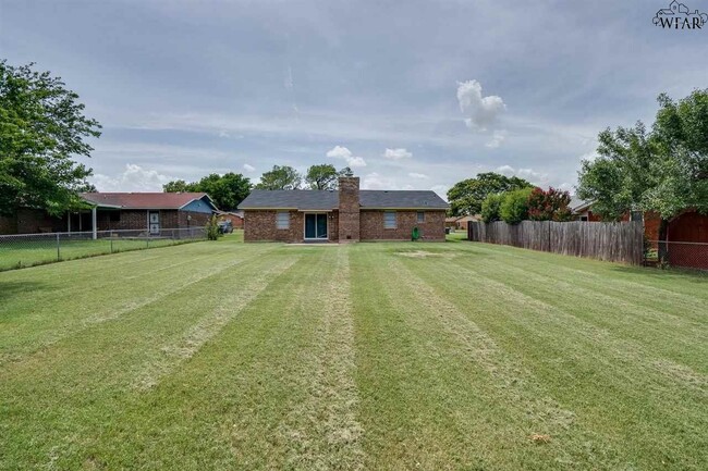 Building Photo - 5511 Hooper Dr