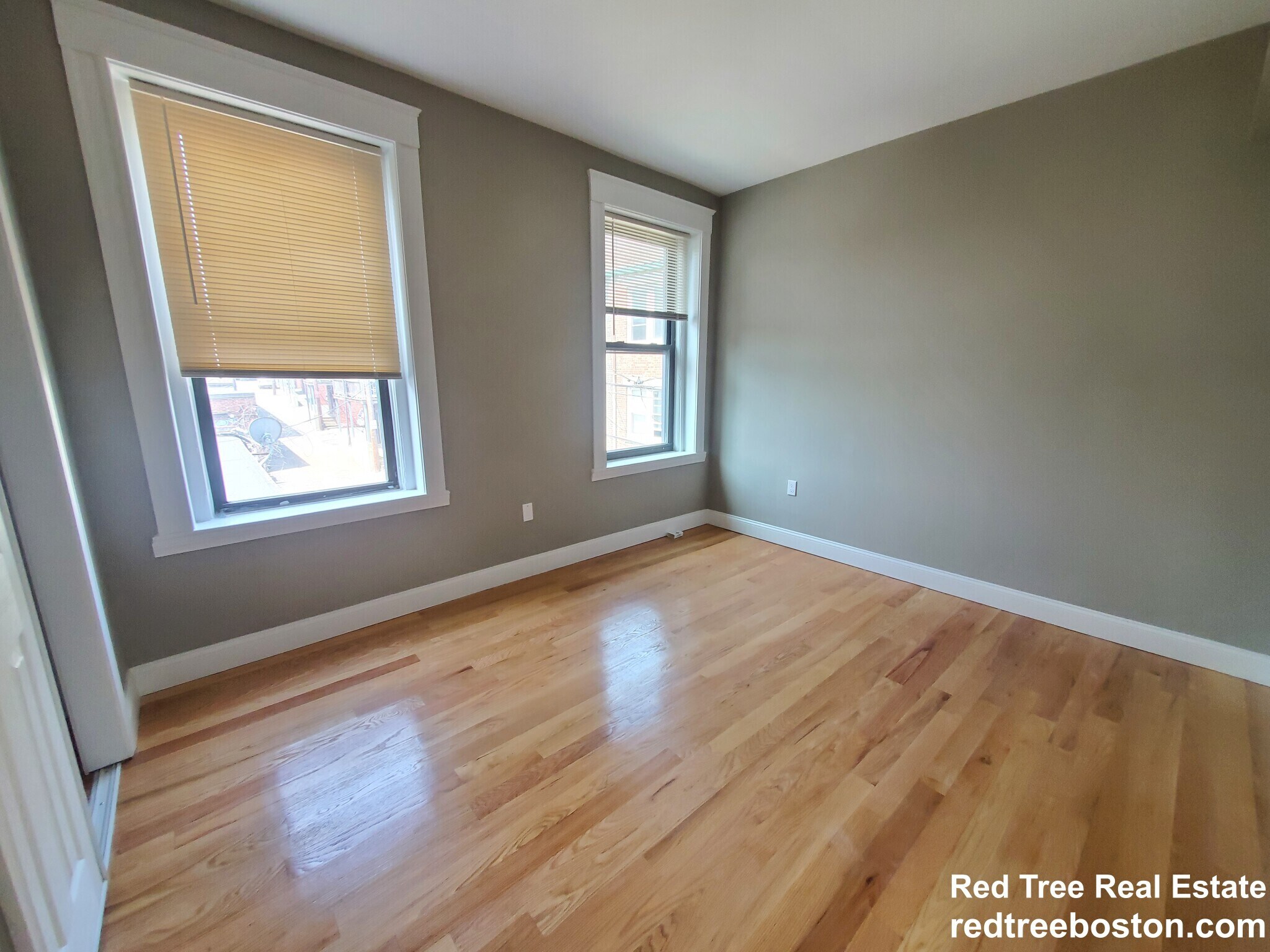 Building Photo - 1914 Beacon St