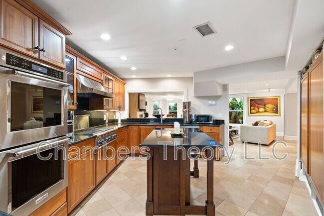 Building Photo - 2131 S St NW