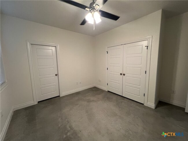 Building Photo - 274 Kerlick Ln