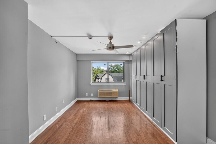 Building Photo - 60 Parkway Dr