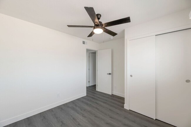 Building Photo - Amazing 6 Bed remodeled house at ASU