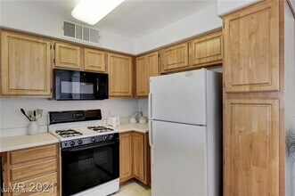 Building Photo - 5710 E Tropicana Ave