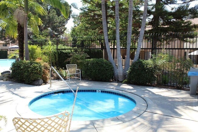 Building Photo - San Diego Desirable Del Cerro - Two Weeks Free - 3 bed / 2 bath Attached Home w Garage, Patio, an...