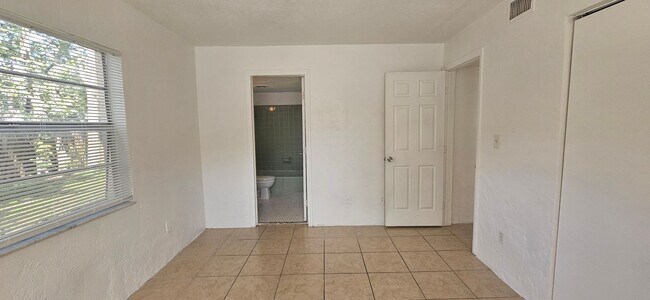 Building Photo - 1225 Kennedy Rd