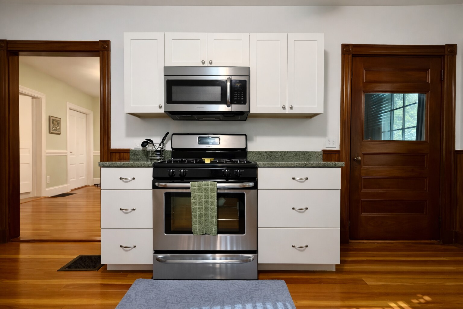 Building Photo - 68 Hillside St