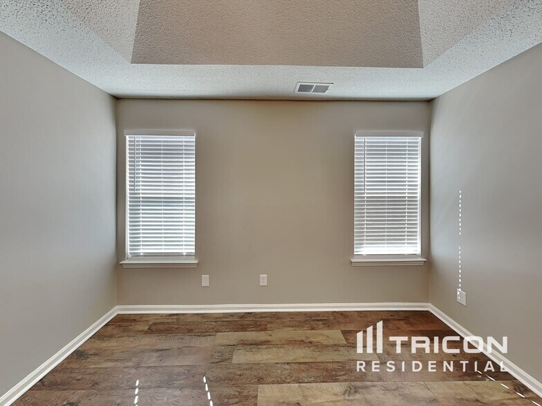 Building Photo - 4101 New Castle Ln