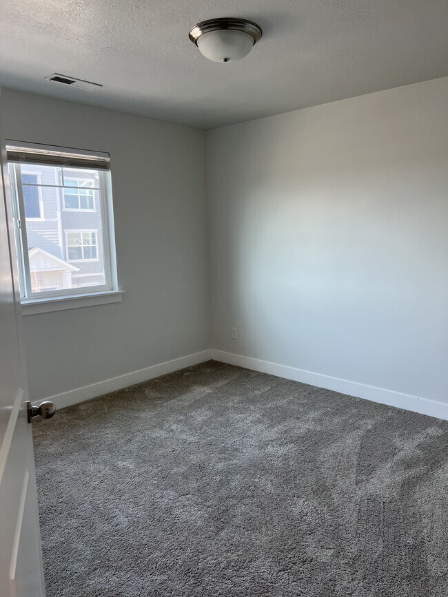 Building Photo - 3636 W 2280 N