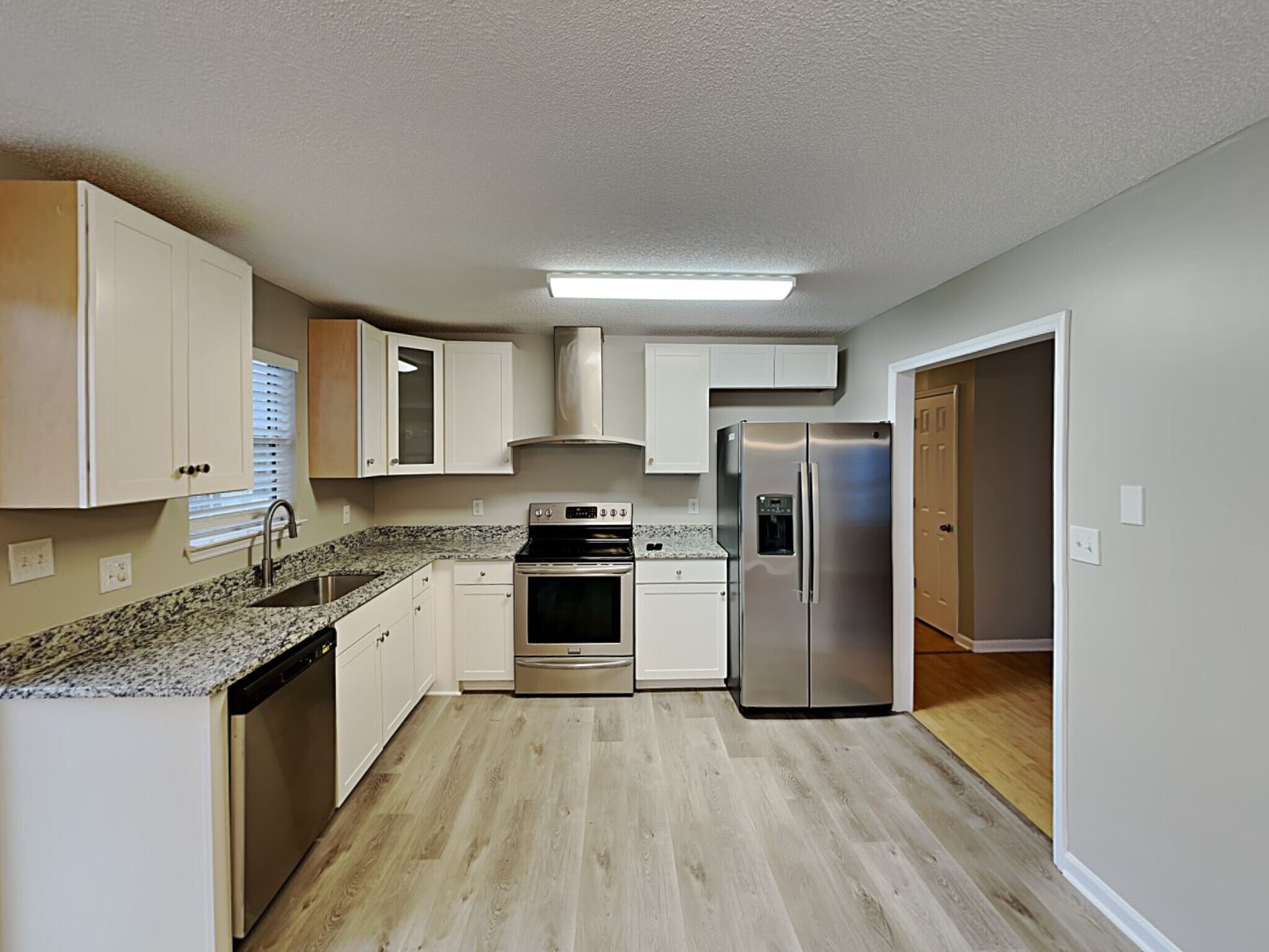 Building Photo - 401 Brookside Dr