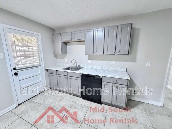 Building Photo - 1521 Abernathy Rd