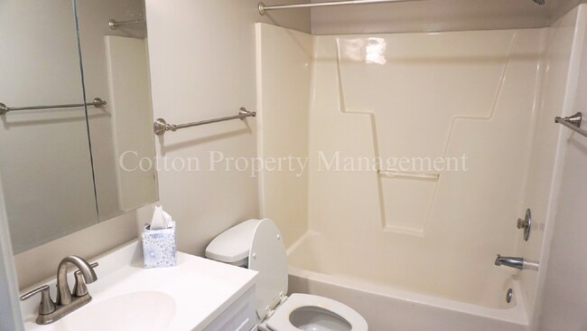 Building Photo - 4BR/2BA Home Downtown Near Brooklyn Arts District - $1,799/month - Pet Friendly*