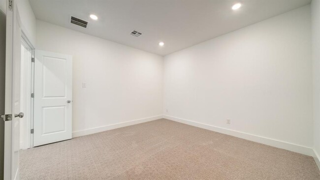 Building Photo - 1412 Mulberry Oak Ln