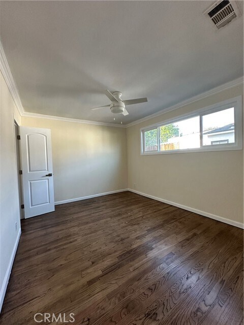 Building Photo - 6447 Balcom Ave