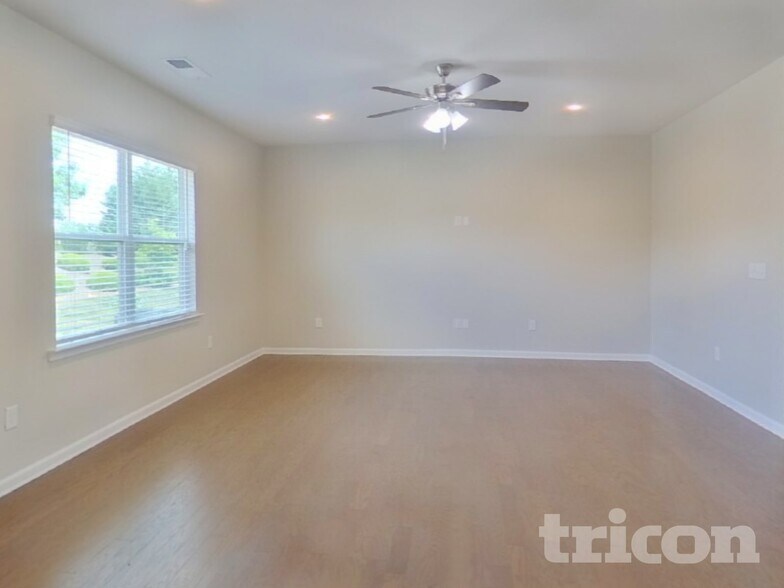 Building Photo - 280 Paulownia Cir