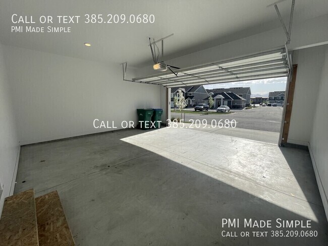 Building Photo - 10884 N Slate Ln