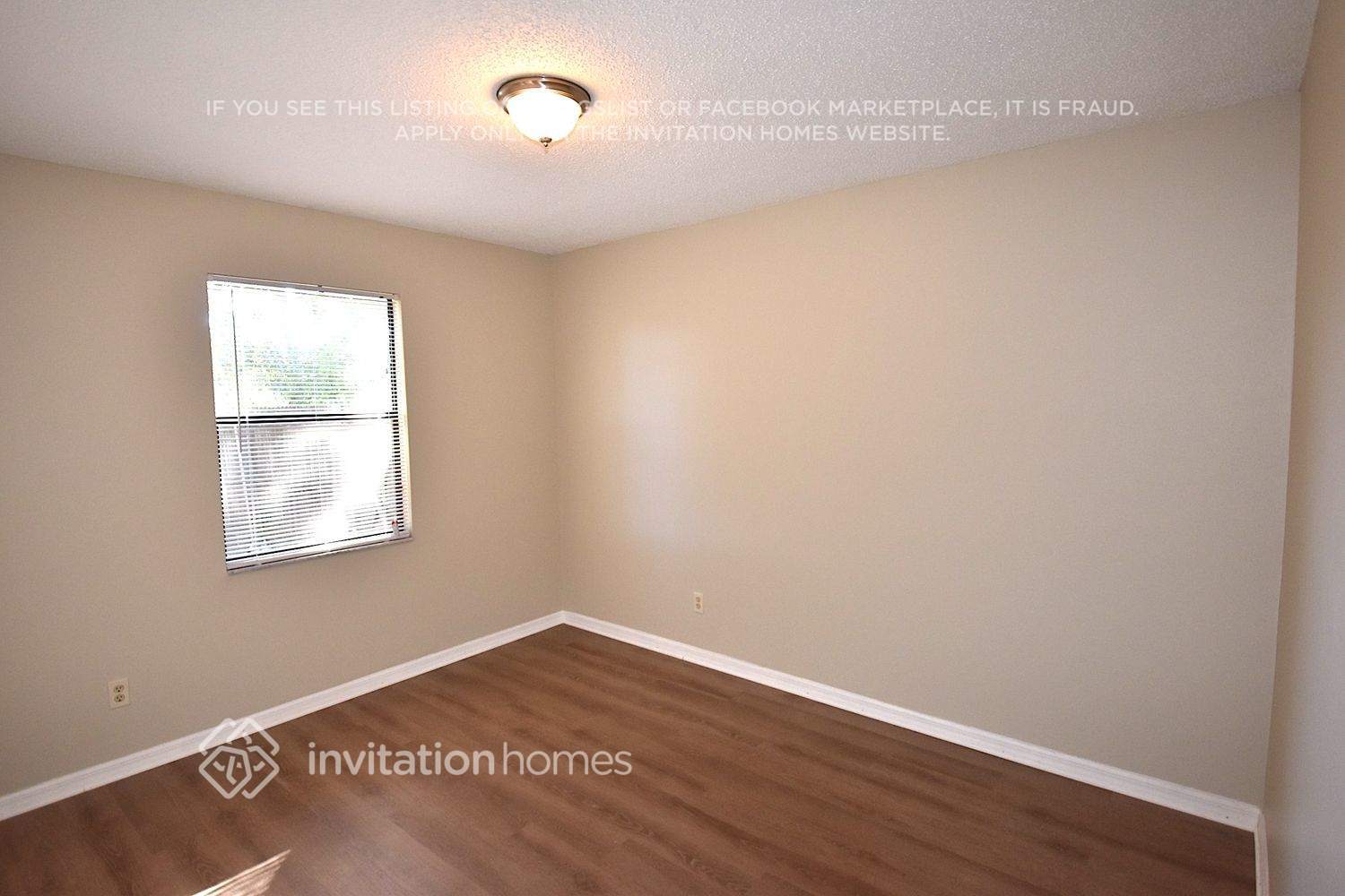 Building Photo - 963 Trumbull St