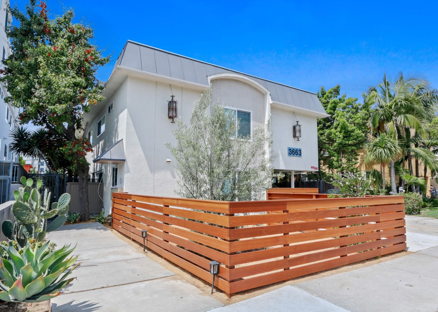 Building Photo - 3663 Mentone Ave