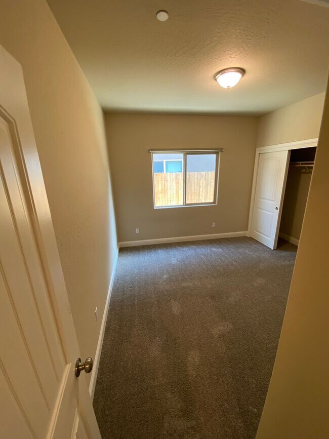 Building Photo - Lovely Newer Home with solar included.