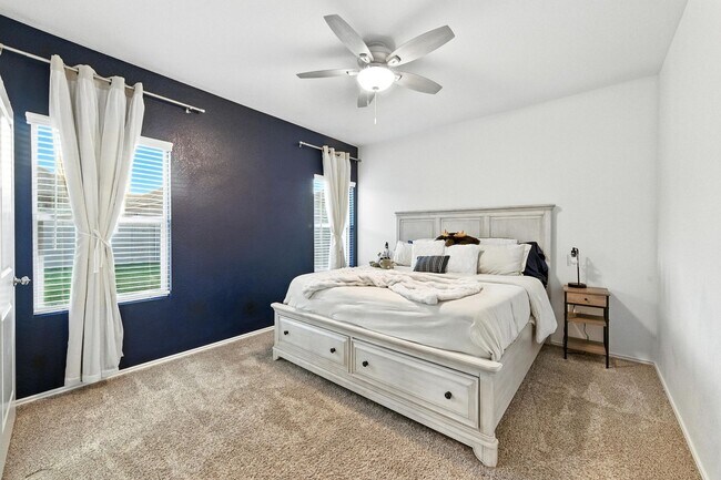 Building Photo - 3/BR 2/BA Home with Modern Touches and Coz...