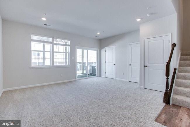 Building Photo - 5039 MacDonough Pl