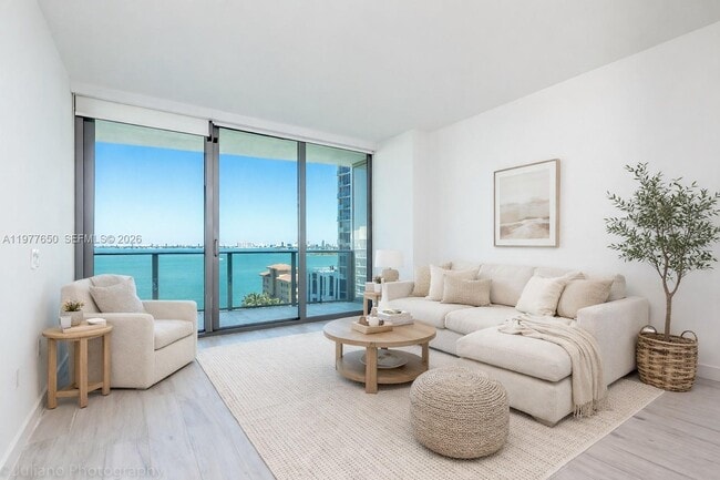 Building Photo - 460 NE 28th St