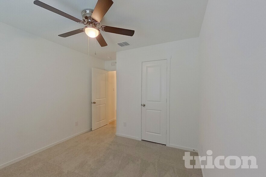 Building Photo - 827 Ginkgo Wy