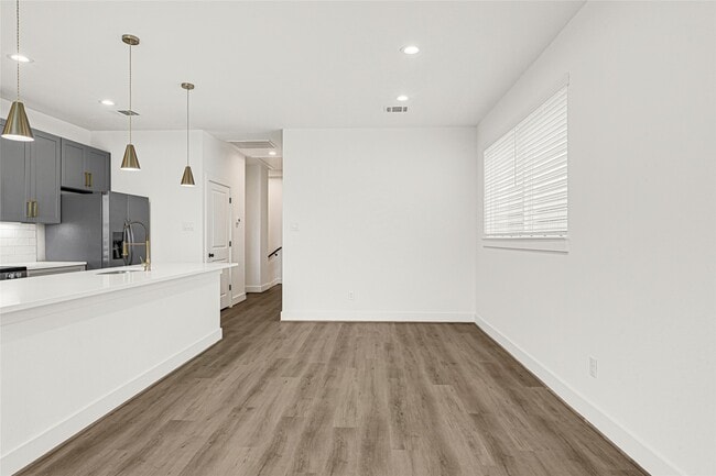 Building Photo - 409 Alvia Run Ln