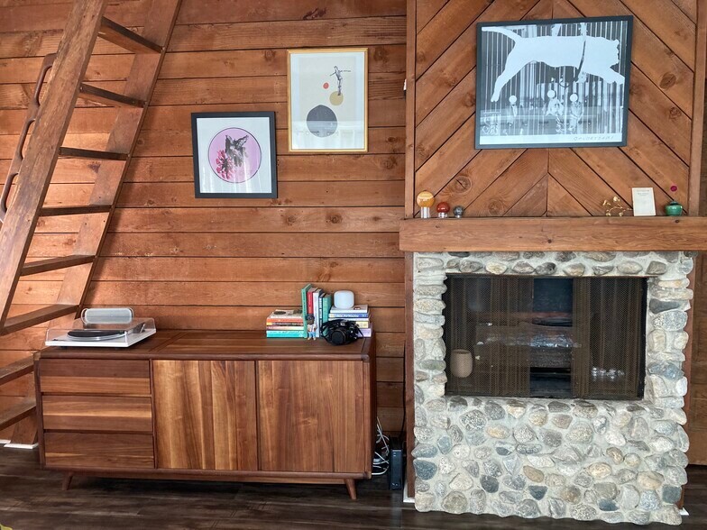 Building Photo - 257 Windward Ave