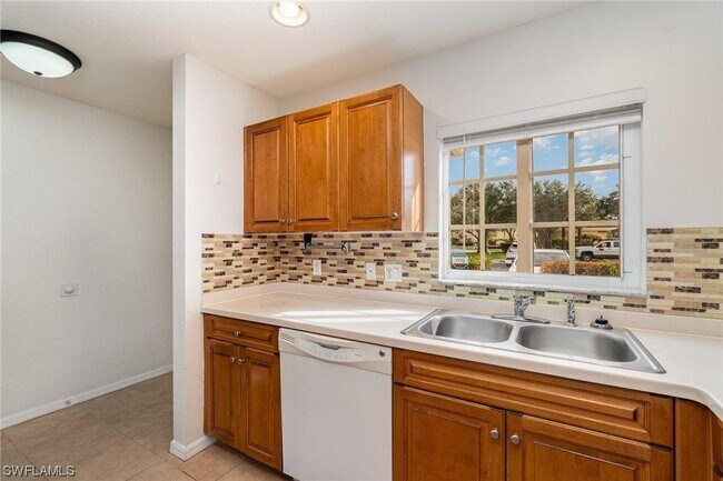 Building Photo - 9430 Ivy Brook Run