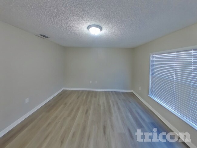 Building Photo - 10323 Frog Pond Dr