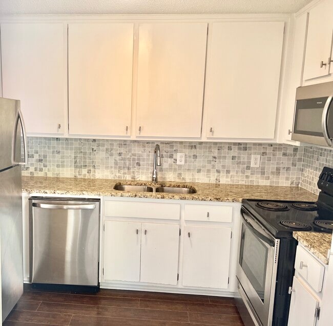 Kitchen - 4266 Roswell Rd NE