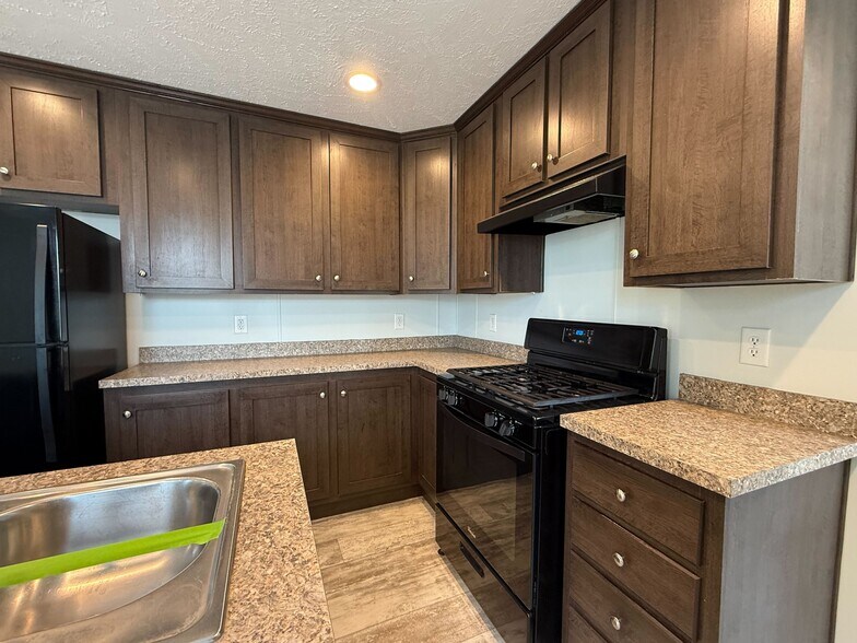 Building Photo - 12528 Apple Ln