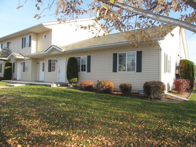 Building Photo - Cute 2 bedroom, two bath condo in Columbia Falls