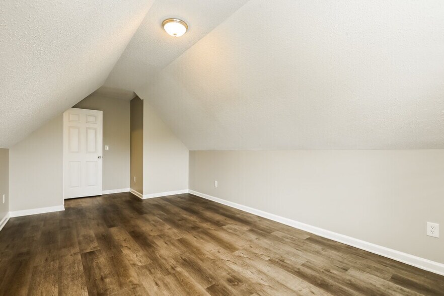 Building Photo - 11700 Flemming Ct