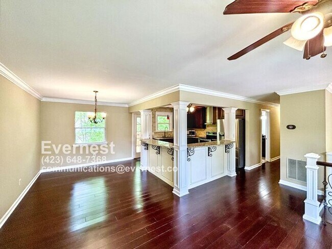 Building Photo - 3-Bedroom, 2-Bathroom Home with Basement a...
