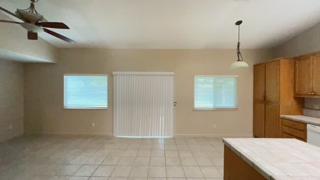 Building Photo - 2504 Ives St