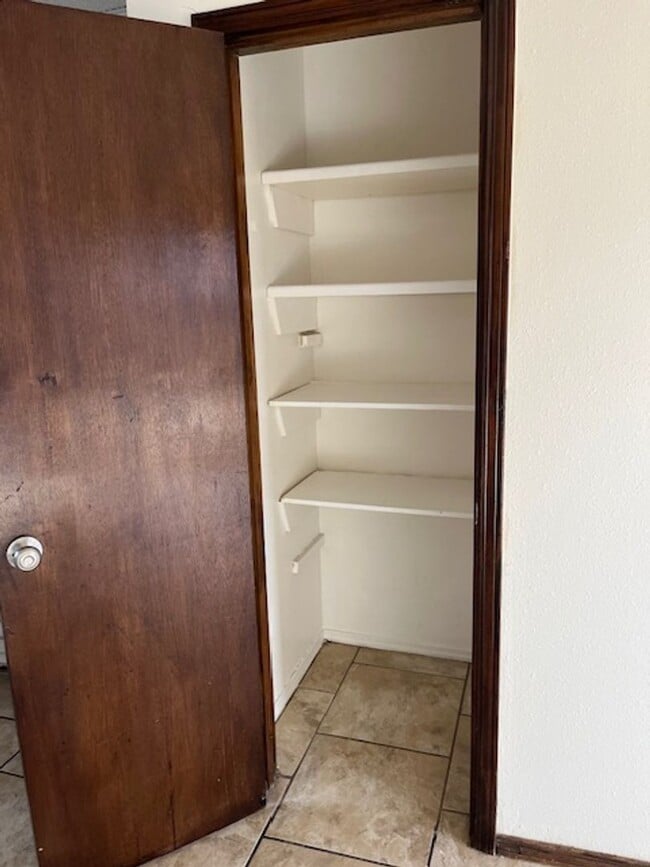 Building Photo - 3200 Wind Song Dr