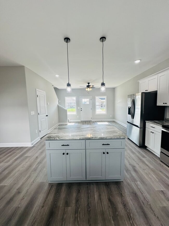 Building Photo - 226 Beau Claire Cir