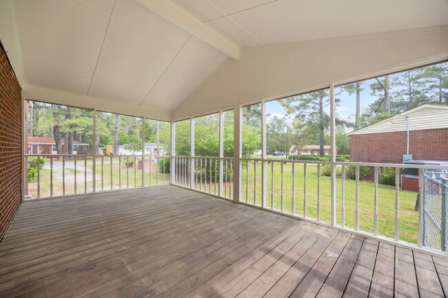 Building Photo - 110 Moore Rd