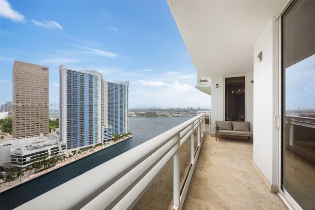 Building Photo - 901 Brickell Key Blvd
