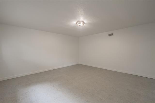 Building Photo - 2021 Glen Haven Dr